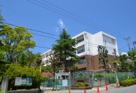 第四中学校 徒歩12分