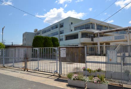 第四中学校 徒歩12分