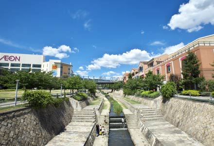 みのおキューズモール 徒歩5分