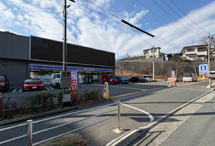 ローソン徒歩4分